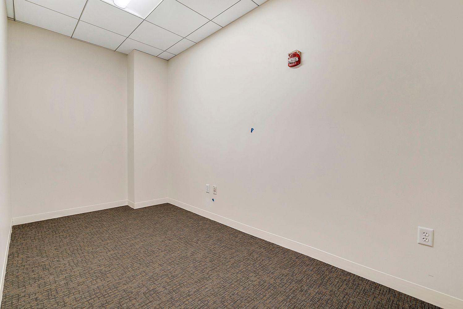 106 Catoctin Cir SE, Leesburg, VA 20175